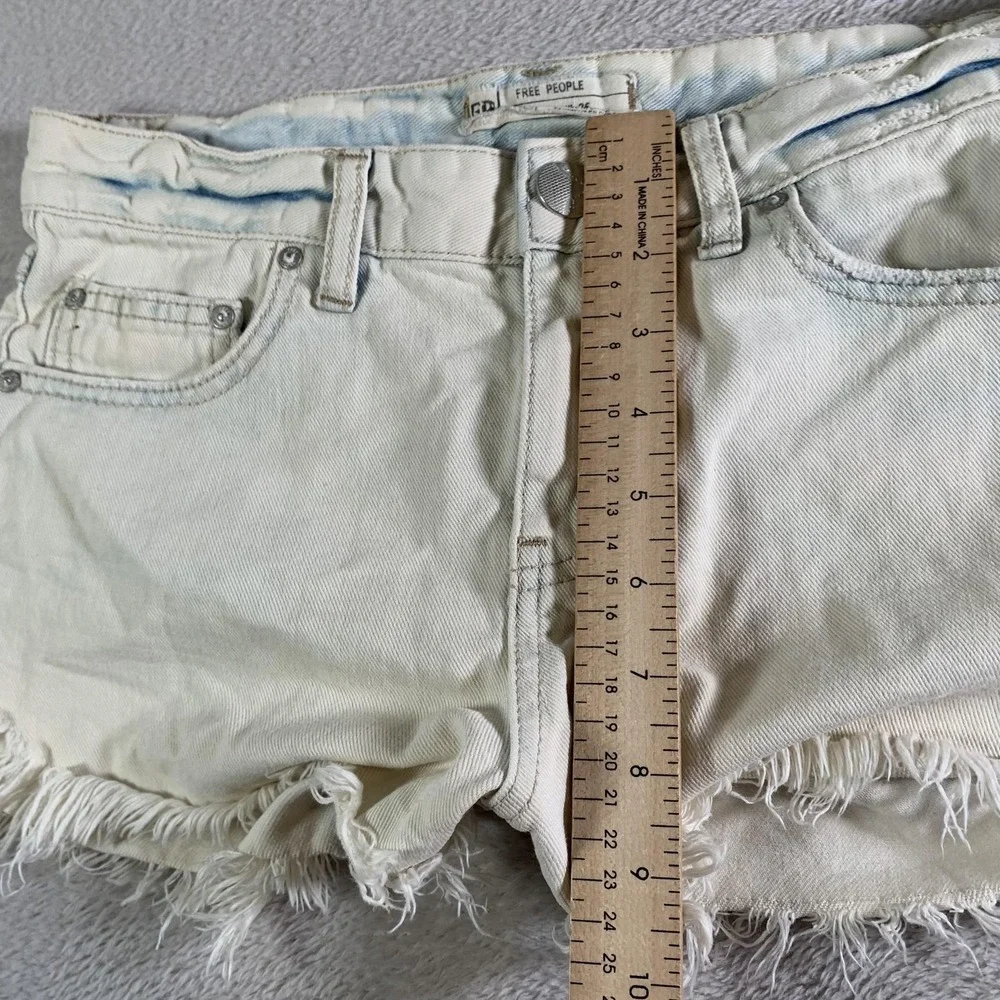 Free People Denim Cutoff Shorts Womens 25 White Raw Hem‎ Frayed Denim Casual